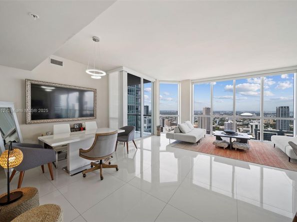 244 Biscayne Blvd 4608, Miami FL 33132