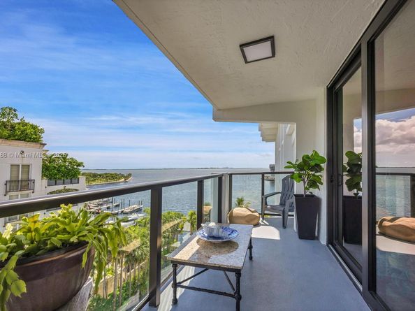 1600 S Bayshore Ln 8D, Coconut Grove FL 33133