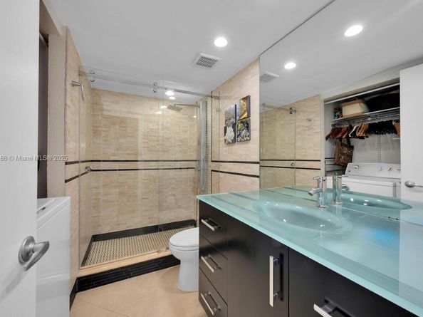 1600 S Bayshore Ln 8D, Coconut Grove FL 33133