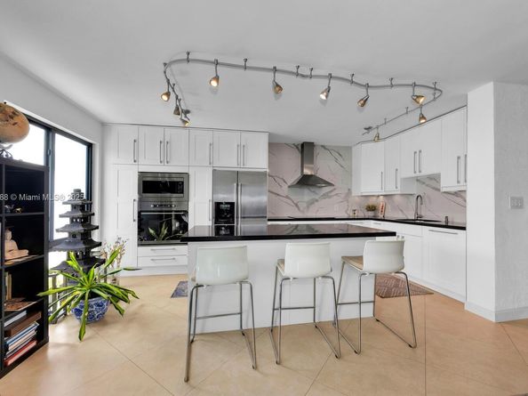 1600 S Bayshore Ln 8D, Coconut Grove FL 33133