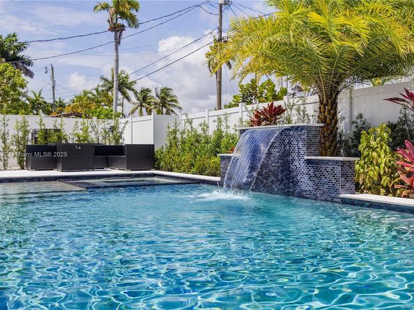 1104 N 13th Ter, Hollywood FL 33019