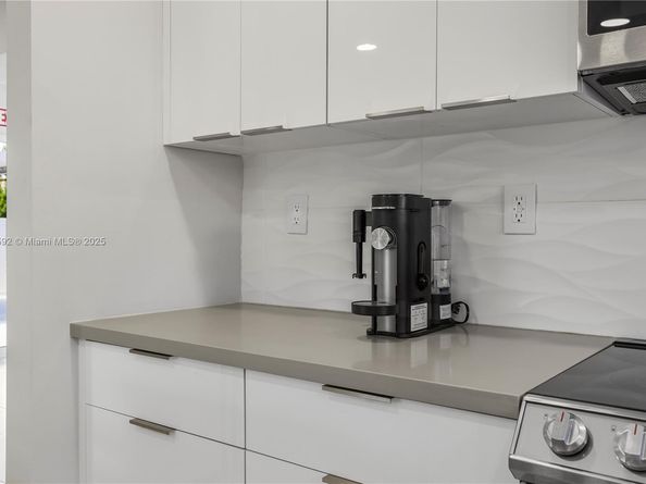 1104 N 13th Ter, Hollywood FL 33019