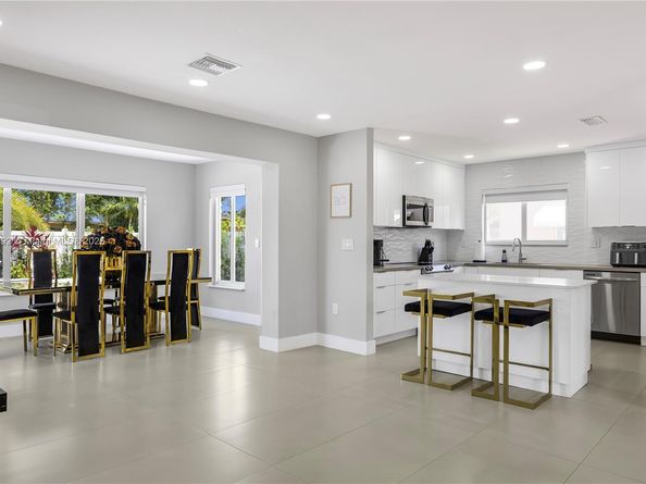 1104 N 13th Ter, Hollywood FL 33019