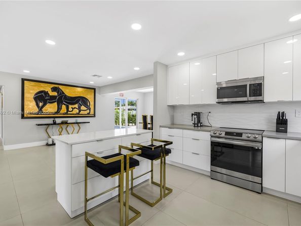 1104 N 13th Ter, Hollywood FL 33019