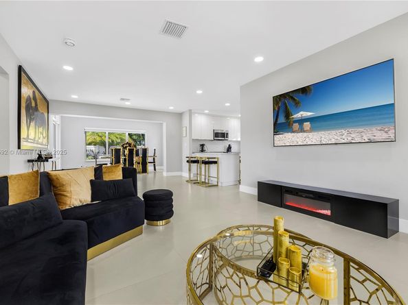 1104 N 13th Ter, Hollywood FL 33019