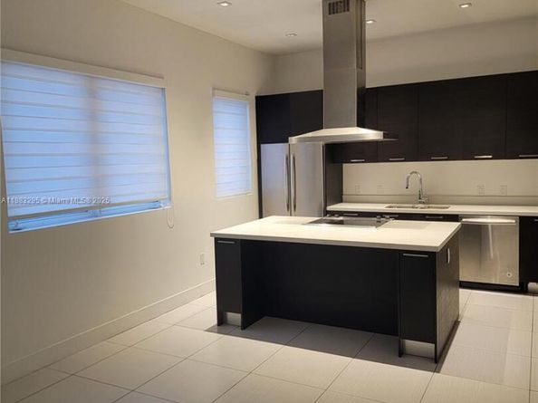 9133 NW 33rd St, Doral FL 33172