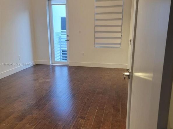 9133 NW 33rd St, Doral FL 33172