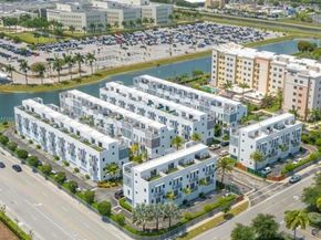 9133 NW 33rd St, Doral FL 33172