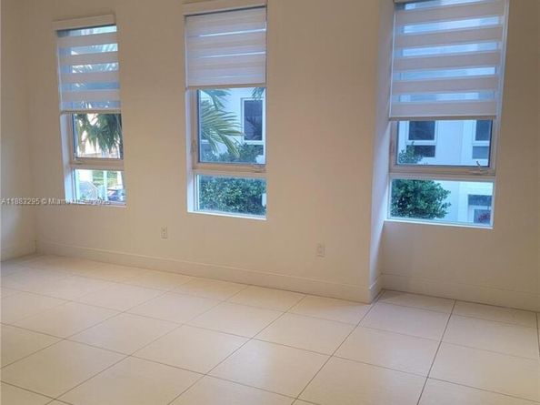 9133 NW 33rd St, Doral FL 33172