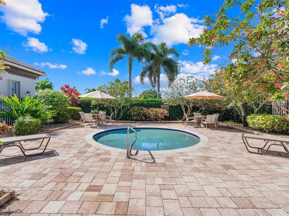 4629 Mariners Cove Dr, Wellington FL 33449