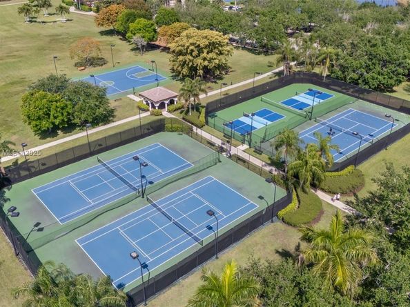 4629 Mariners Cove Dr, Wellington FL 33449