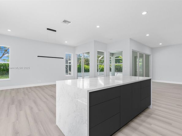 4629 Mariners Cove Dr, Wellington FL 33449