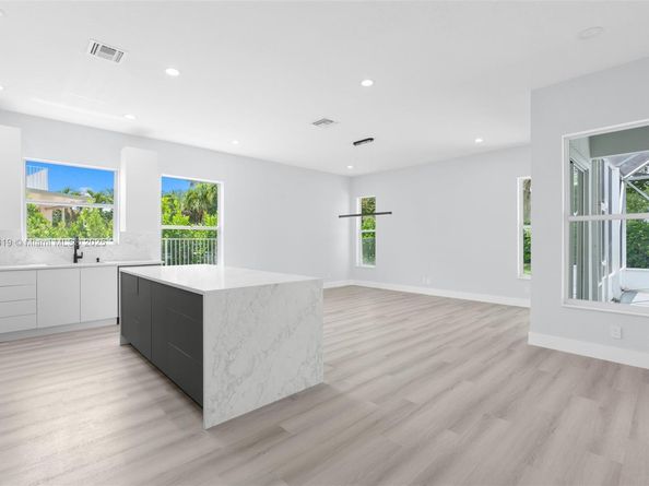4629 Mariners Cove Dr, Wellington FL 33449