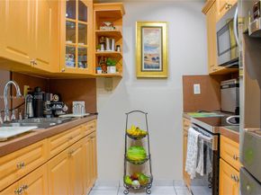 540 W Park Dr 201, Miami FL 33172