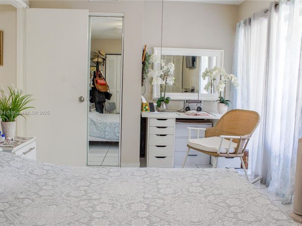 540 W Park Dr 201, Miami FL 33172