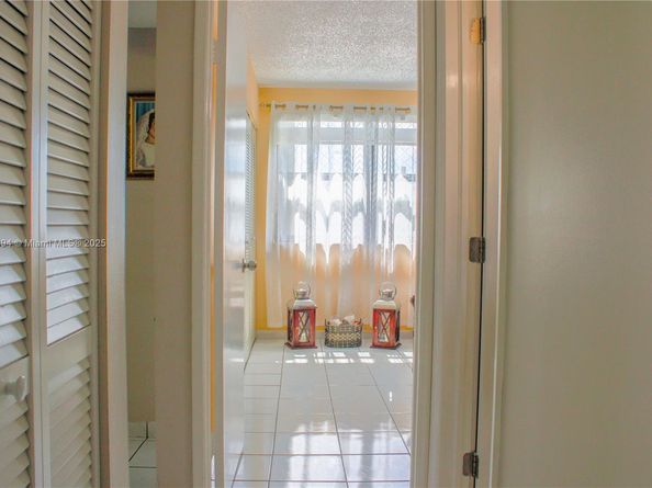 540 W Park Dr 201, Miami FL 33172