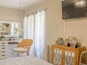 540 W Park Dr 201, Miami FL 33172