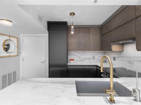 1800 Sunset Harbour Dr 2105, Miami Beach FL 33139