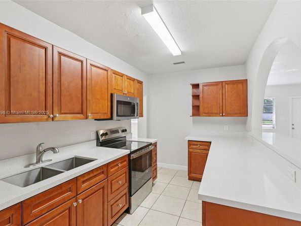 19110 N Miami Ave, Miami Gardens FL 33169