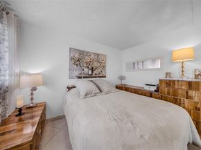 1015 SW 11th Ave 15K, Hallandale Beach FL 33009