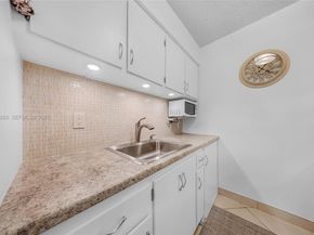 1015 SW 11th Ave 15K, Hallandale Beach FL 33009