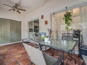 595 Racquet Club Rd 7419, Weston FL 33326