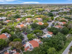 595 Racquet Club Rd 7419, Weston FL 33326