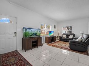 595 Racquet Club Rd 7419, Weston FL 33326