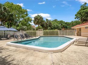595 Racquet Club Rd 7419, Weston FL 33326