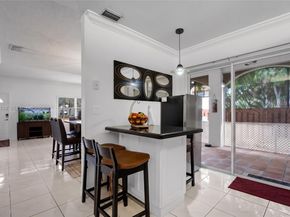 595 Racquet Club Rd 7419, Weston FL 33326