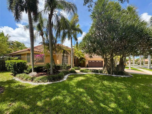 375 Sabal Way, Weston FL 33326