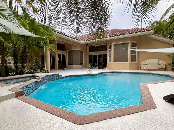 375 Sabal Way, Weston FL 33326