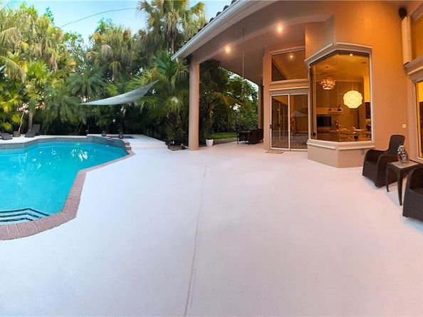 375 Sabal Way, Weston FL 33326