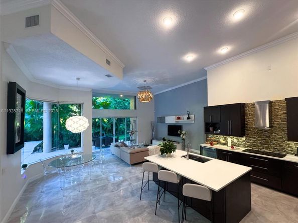 375 Sabal Way, Weston FL 33326