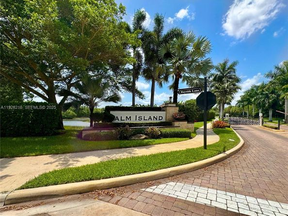 375 Sabal Way, Weston FL 33326