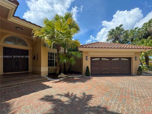 375 Sabal Way, Weston FL 33326