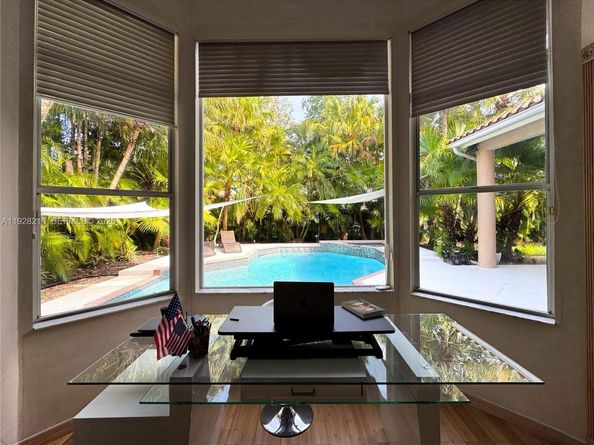 375 Sabal Way, Weston FL 33326