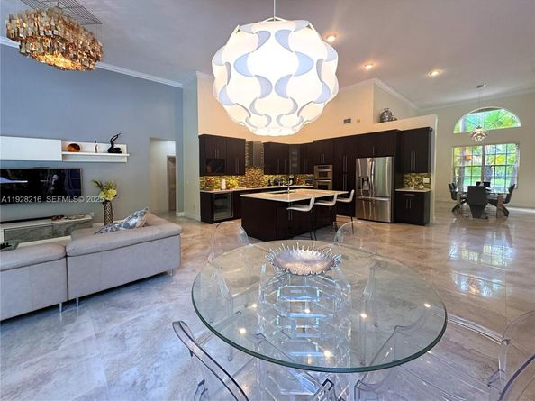 375 Sabal Way, Weston FL 33326