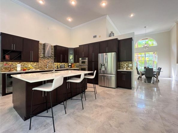 375 Sabal Way, Weston FL 33326