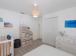 1770 NW 106th Ave, Pembroke Pines FL 33026