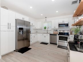 1770 NW 106th Ave, Pembroke Pines FL 33026