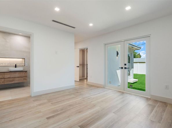 1917 N Swinton Ave, Delray Beach FL 33444