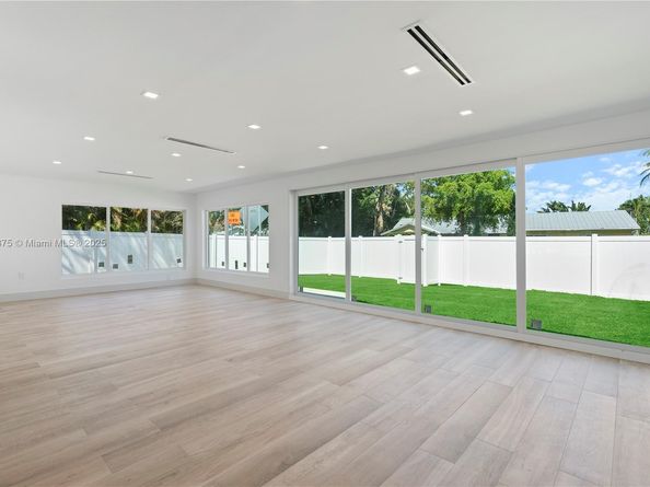 1917 N Swinton Ave, Delray Beach FL 33444