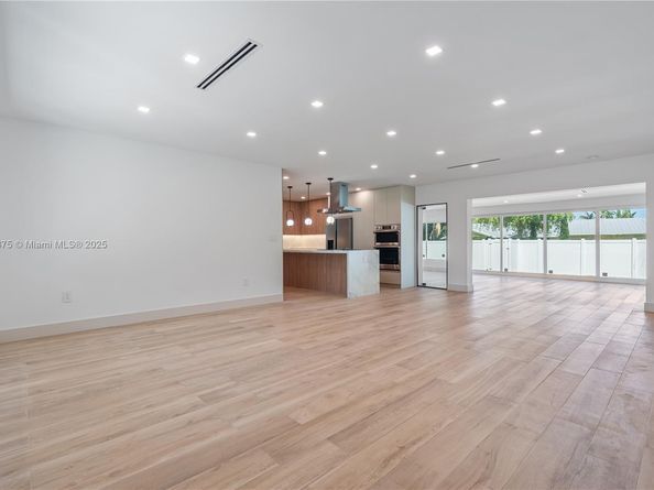 1917 N Swinton Ave, Delray Beach FL 33444