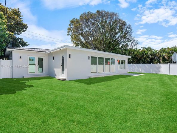 1917 N Swinton Ave, Delray Beach FL 33444