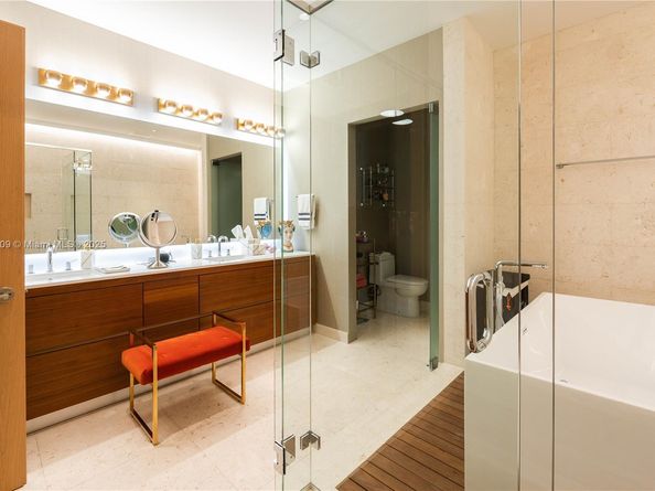 3581 E Glencoe St 301, Miami FL 33133