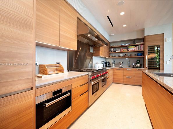 3581 E Glencoe St 301, Miami FL 33133
