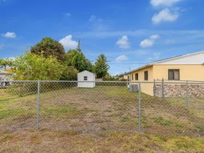 6200 SW 18th St, North Lauderdale FL 33068