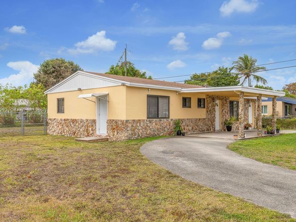 6200 SW 18th St, North Lauderdale FL 33068