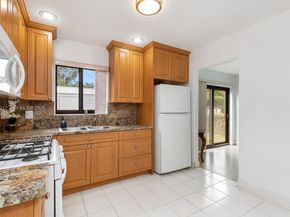 6200 SW 18th St, North Lauderdale FL 33068